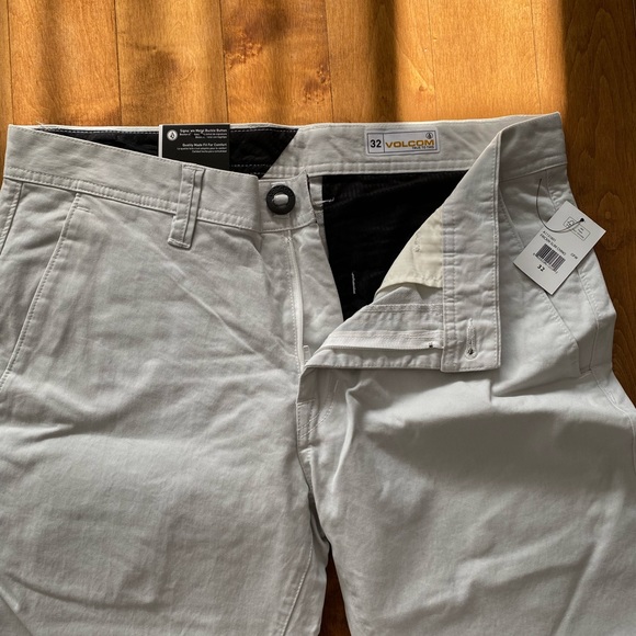 White Volcom Chino pants - Picture 3 of 3
